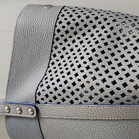 Grey vegan leather cutout Arbonne large shoulder tote bag - Picture 3 of 6